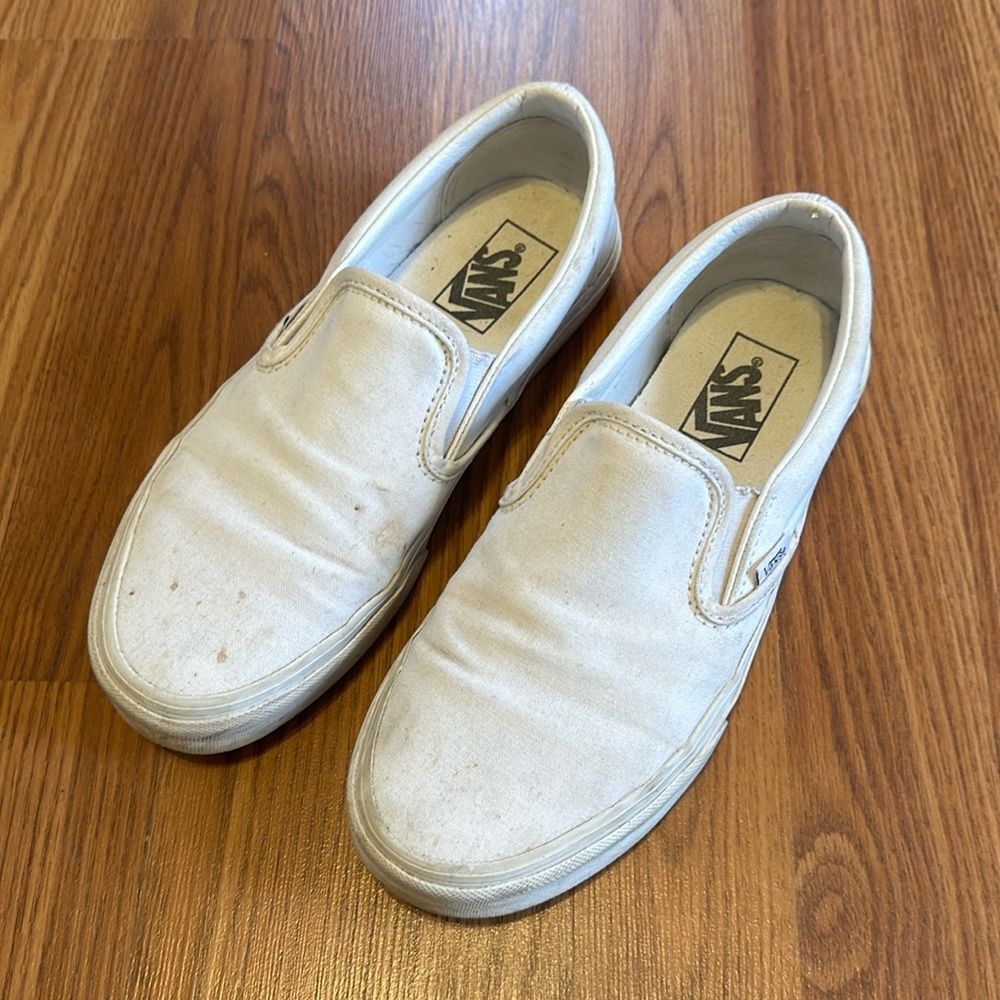 White Vane class is slip-on